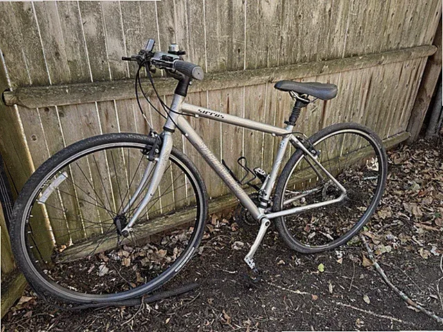 Amazing Condition Specialized Sirrus Hybrid Gray Bike (accessories included!)